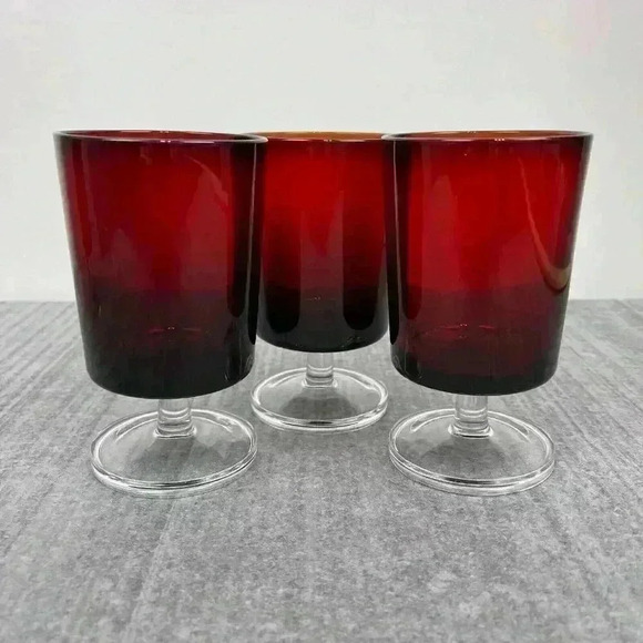 🟢 2/$25 ~ Ruby Red wine glasses clear stems France 4.5” tall‎ set of 3 - Picture 1 of 8